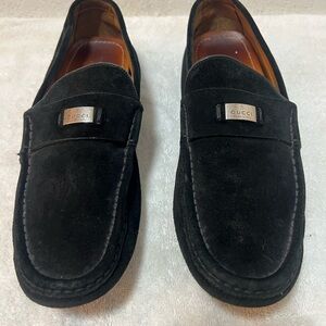 Gucci Men's Suede Black Slip-On Loafers. Says size 8.5 G - But fits 9.